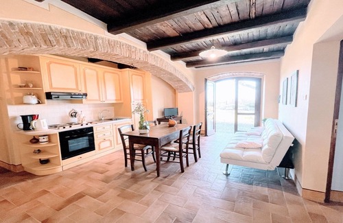 Poreta Villa | Year-Round Pool Retreat at Spoleto Bio-Farm for 8 Guests