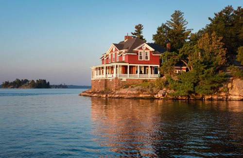 Frontenac House | Discover a Private Island Getaway on the St. Lawrence River
