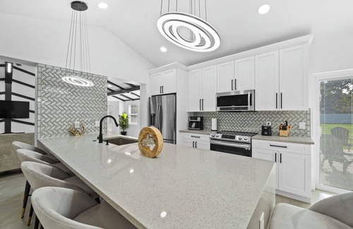 Bearss Plaza Villa | Expansive Villa with Private Pool for 20+ in Tampa