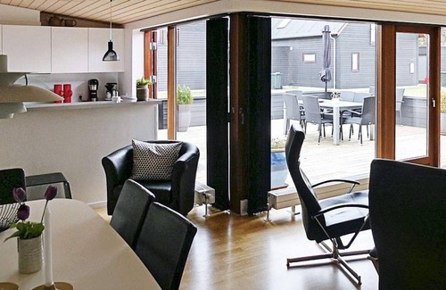 Sønderstrand House | Cozy 6-Person Holiday Home in Rømø with Spa Amenities