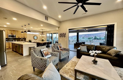 Moab South Valley House | Exclusive Retreats Desert Vista: 6-Bedroom Suite Oasis