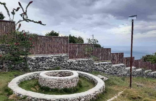 Oslob House | Relaxing SCIA Hills Resort with Pool for Family Fun