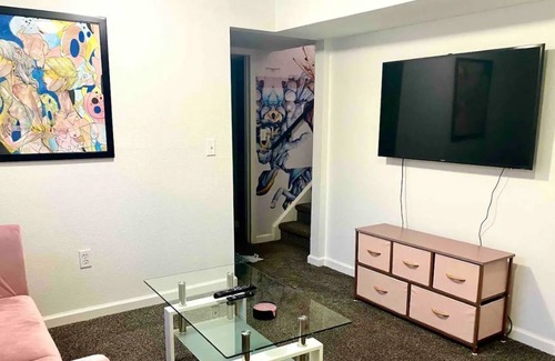 Morrison House | Private Room Retreat for Adults Near Red Rocks - 9.2/10