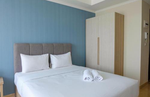 Cikini Apartment | Chic Studio Apartment at Menteng Park with Pool Access