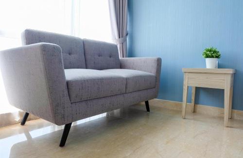 Cikini Apartment | Chic Studio Apartment at Menteng Park with Pool Access
