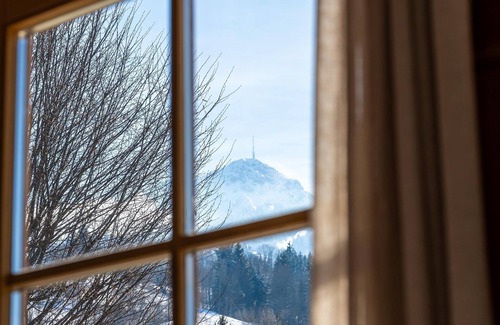 Sankt Johann in Tirol Villa | Exclusive Tyrolean Chalet near Ski lifts