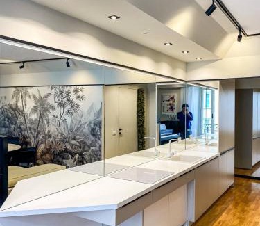 San Babila Apartment | Exclusive Top Floor 2-Bedroom Flat with Pet-Friendly Amenities