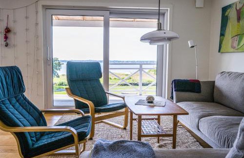 Drottningskar Villa | Tranquil Oceanfront Villa with Boat Access & Top Guest Rating