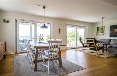 Drottningskar Villa | Tranquil Oceanfront Villa with Boat Access & Top Guest Rating