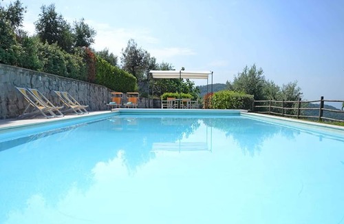 Croce a Uzzo Villa | Exclusive Tuscan Country Villa with Private Pool Near Florence