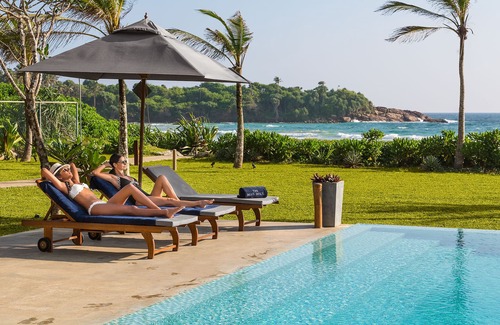 Dickwella Villa | Exclusive Beachfront Villa with Private Pool Awaits You