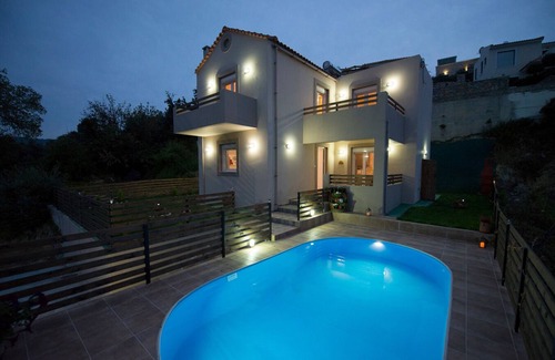 Agia Triada Villa | Villa Giannis: Private Pool & Breathtaking Ocean Views