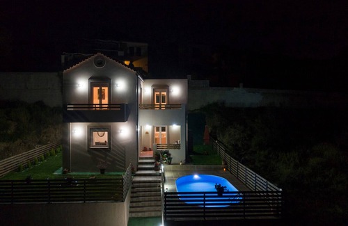 Agia Triada Villa | Villa Giannis: Private Pool & Breathtaking Ocean Views