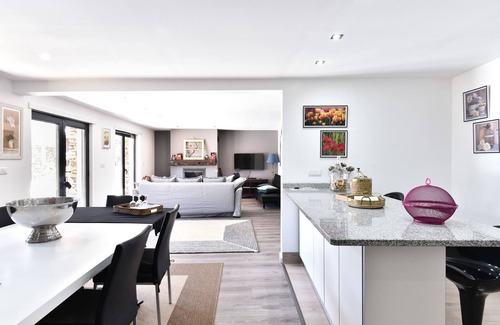 Armamar Villa | Exclusive Villa with Pool and Outdoor Perola Experience