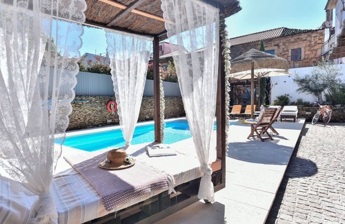 Armamar Villa | Exclusive Villa with Pool and Outdoor Perola Experience