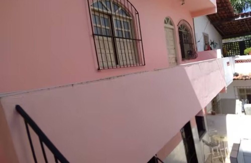 Ondina House | Book Your Stay at Carnaval de Ondina - Prime Location Awaits!