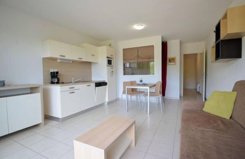 Azille Hotel | Tranquil Studio Retreat with Terrace, Pool & BBQ Area