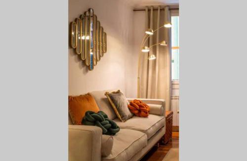 Bilbao Old Town Apartment | Discover a Unique Apartment in Casco Viejo - Rated 9.2/10