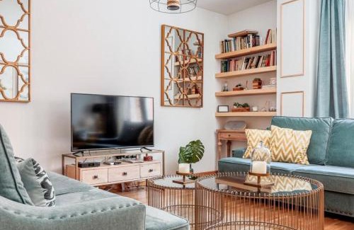 San Roque Apartment | Elegant Duplex with Terrace in Sevilla, 4-Star Rating