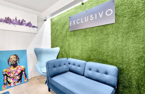 Harbor Hotel | Inviting Exclusivo Inn and Suites: Pet-Friendly Retreat
