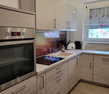 Hohenmoelsen Apartment | Family-Friendly Retreat at Exclusivwohnung Hohenmölsen