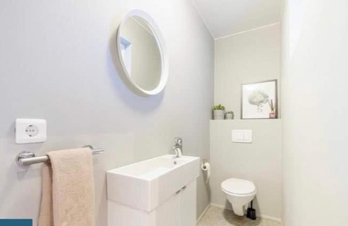 Grindavik Villa | Delightful Excousit House in Reykjanes - Family-Friendly Retreat