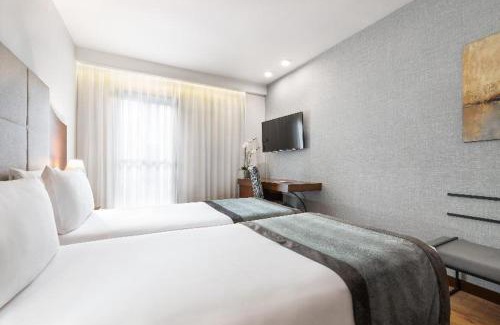 San Juan Hotel | Explore Exe Agora Cáceres: Top-Rated Hotel with Dining & Accessibility