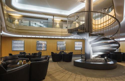 Almeria Centro Hotel | Experience AC Hotel Almería by Marriott with Breakfast & Hot Tub