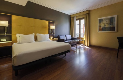 Almeria Centro Hotel | Elegant AC Hotel Almería by Marriott: Pool & Spa Retreat