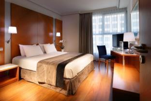 Almenara Hotel | Exe Plaza: 4-Star Stay with Breakfast & Family-Friendly Perks