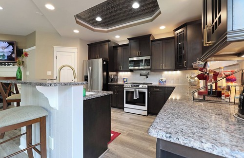 Durham House | Eco-Friendly Exec Townhome with EV Charger and Spa