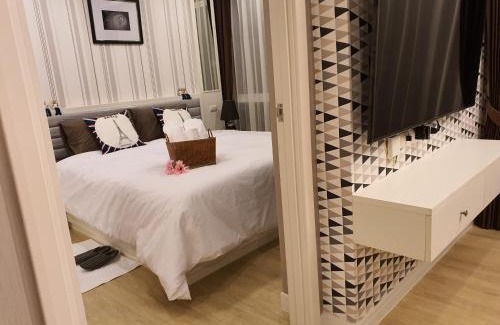 Saen Suk Apartment | Exclusive Seaview Suite with Rooftop Pool at The Patio Bangsaen