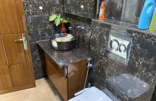 Preet Vihar Apartment | Modern 1 BHK with Kitchen, Pet Friendly & Family Welcoming