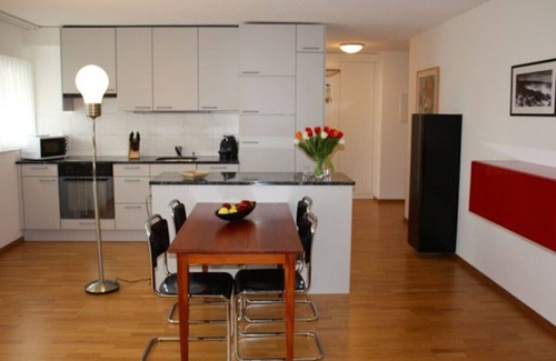 Seefeld Apartment | Executive 1BD flat/city center (Hösch 3)