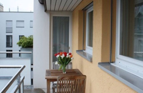 Seefeld Apartment | Executive 1BD flat/city center (Hösch 3)