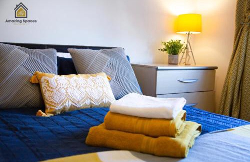 Warrington Apartment | Stylish 2 Bed Flat in Stockton Heath - Family Friendly Stay