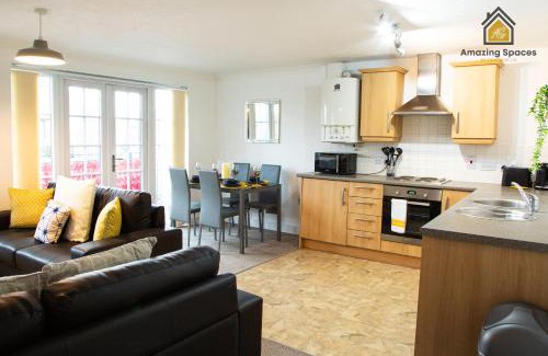 Warrington Apartment | Stylish 2 Bed Flat in Stockton Heath - Family Friendly Stay