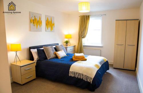 Warrington Apartment | Stylish 2 Bed Flat in Stockton Heath - Family Friendly Stay