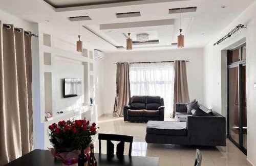 Lusaka House | Elegant 4 Bedroom Oceanfront House with Pool & Hot Tub