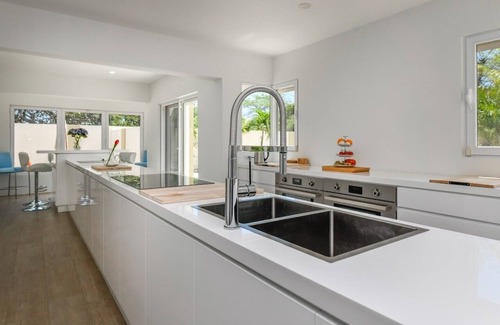 Bubali Villa | Executive 4BR Villa with Pool, Steps from Eagle Beach