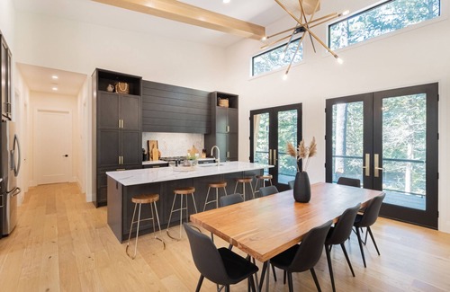 Grand Bend Villa | Exclusive 5-Bed Oceanfront Beach House at BEACH O' PINES