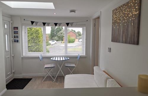 Pitcorthie Apartment | Highly Rated Executive Annex - Dunfermline Awaits You