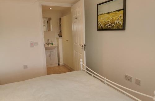Pitcorthie Apartment | Highly Rated Executive Annex - Dunfermline Awaits You
