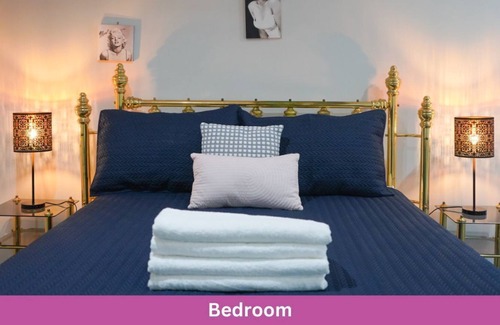 North Ward Apartment | Executive Apartment Overlooking The Water - Lovely views