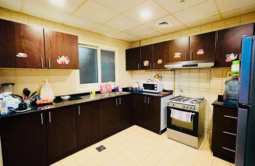 Al Mankhool House | Cozy Bedspace Exclusively for Ladies – Book Your Stay Today!
