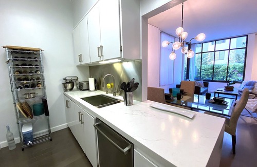 Telegraph Hill Condo | Executive Condo with Beautiful Wraparound Garden & Great Amenities