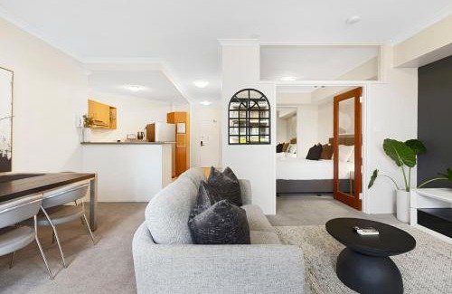 East Perth Apartment | Elegant 1BR Suite on Hay St with Pool Access