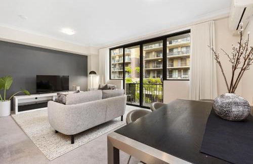 East Perth Apartment | Elegant 1BR Suite on Hay St with Pool Access