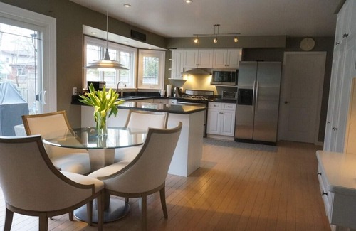 Burlington House | Executive Family Home with Inviting Backyard Oasis