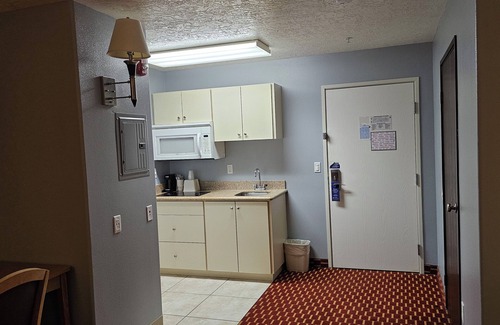 Naples Hotel | Comfortable Extended Stay at Executive Inn and Suites Vernal